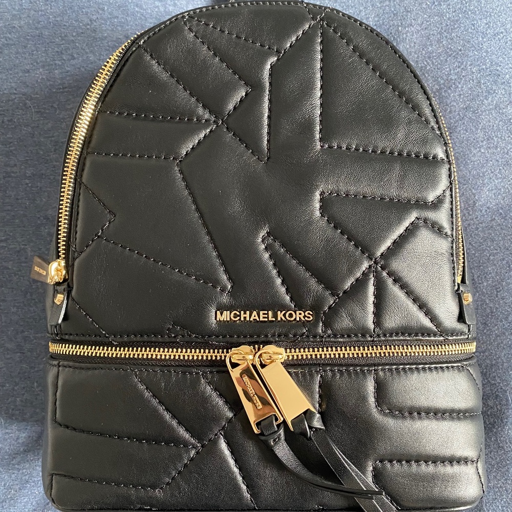 Michael Kors women’s Rhea zip backpack BNWT